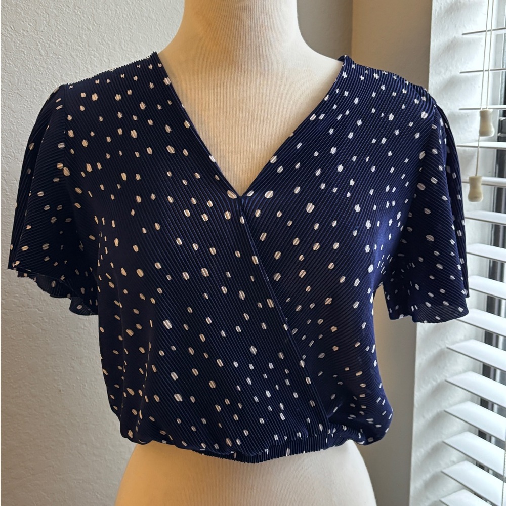 ASTR the Label Blue and White polka-dot blouse size XS